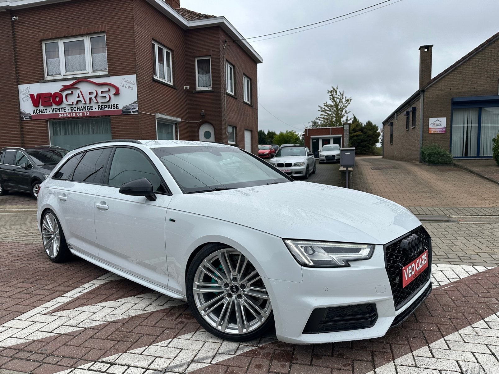 Audi A4 2.0 TDi S-Line S tronic Matrix LED GPS Capteurs Cuir, Auto's, Automaat, Dealer onderhouden, Adaptive Cruise Control, 4 cilinders