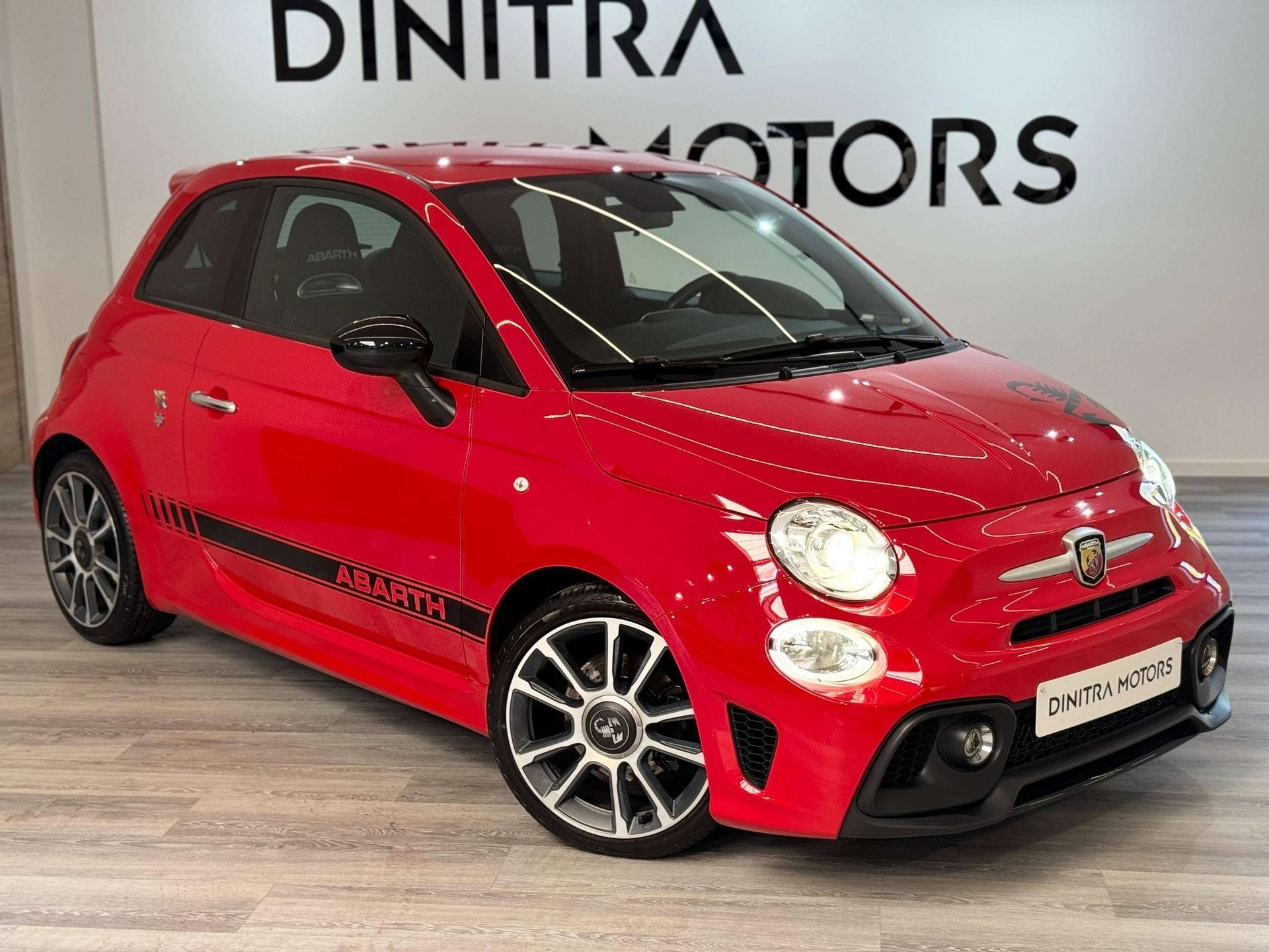 Abarth 595 Turismo - Automaat/Navi/Beats Audio/PDC, Auto's, Abarth, Automaat, Dealer onderhouden, 4 cilinders, 120 kW