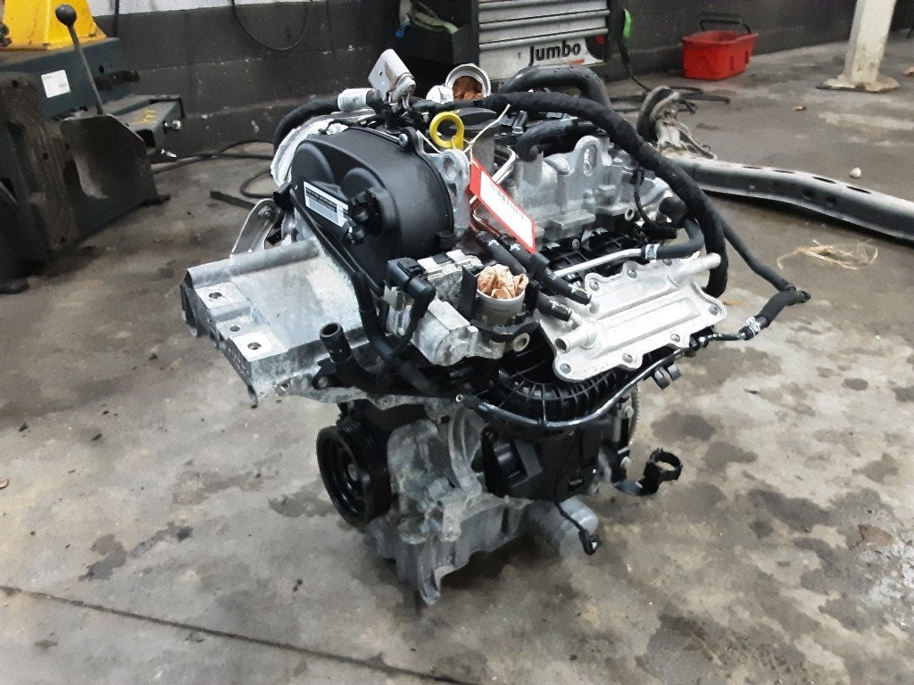MOTEUR Audi A1 Sportback (GBA) (01-2018/-) (DKRF), Mevr. I. Hauben, Audi, Utilisé, Rue de l'Espoir 34 34
4030  GRIVEGNÉE, BE