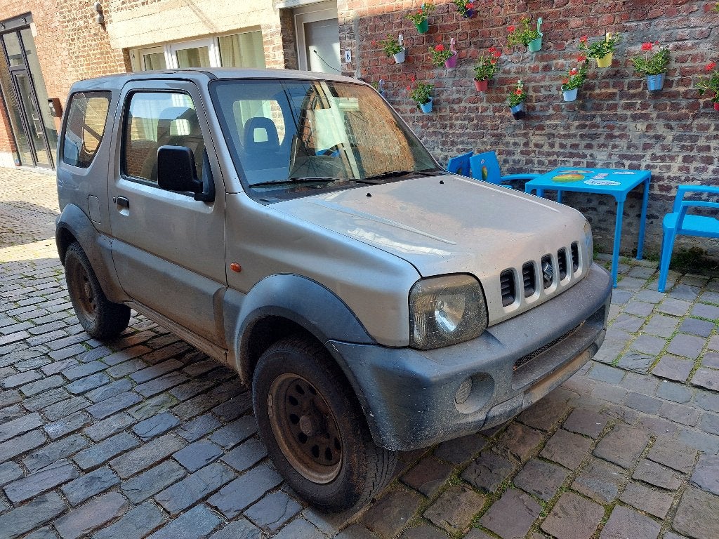 Suzuki jimny pour export 2005, Autos, Argent ou Gris, Achat, Boîte manuelle, 1300 cm³