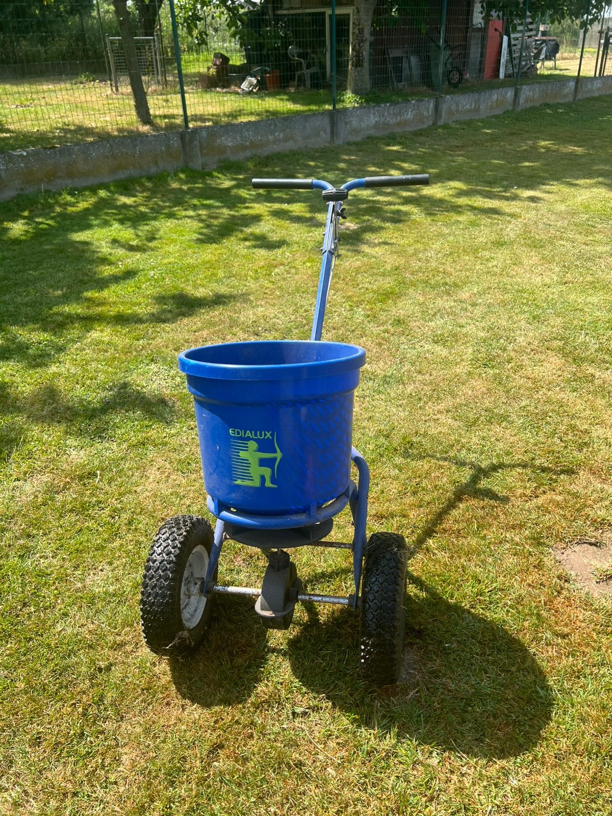Strooiwagentje van Edialux, Tuin en Terras, Ophalen, Gebruikt