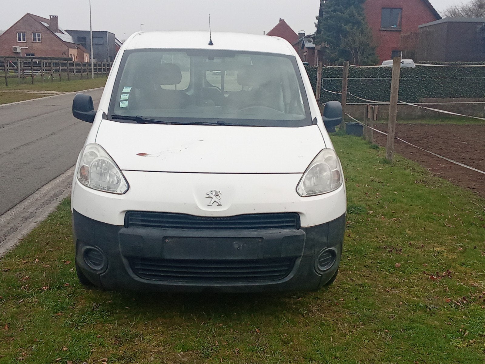 Peugeot partner 1.6HDi, Auto's, Voorwielaandrijving, Euro 5, Stof, Wit