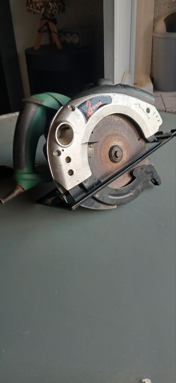 Cirkelzaag 25 euro, Bricolage & Construction, Outillage | Scies mécaniques, Enlèvement, Scie circulaire