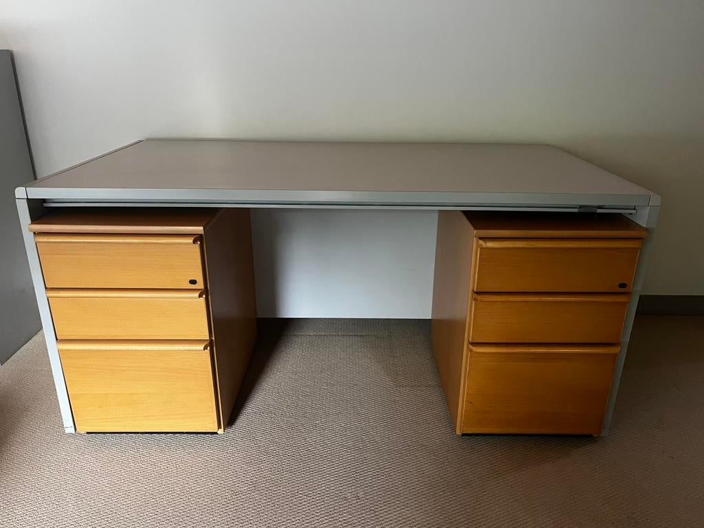 Bureau avec deux meuble à tiroirs et chaise, Enlèvement, Comme neuf