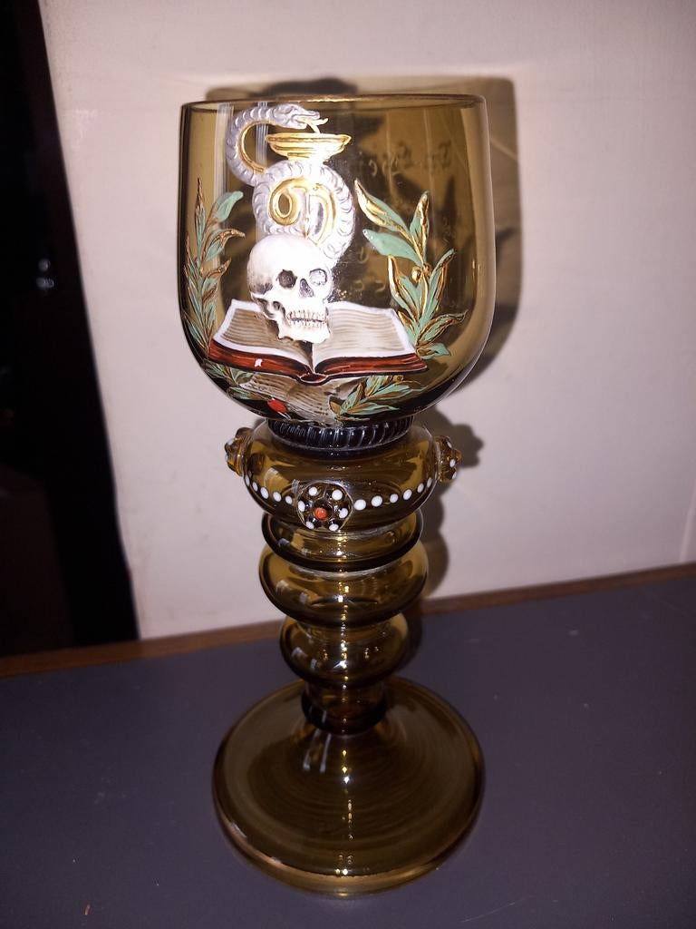 Verre ancien du XIXe siècle réalisé en 1895 par un médecin d, Enlèvement