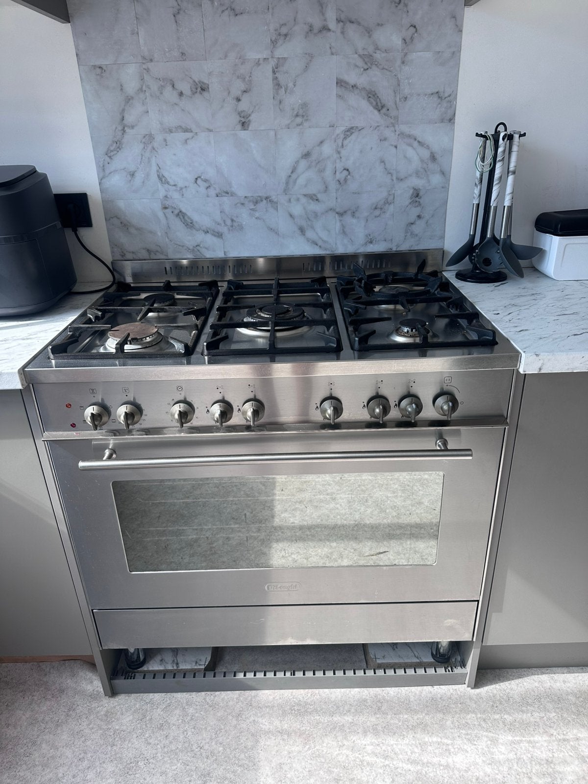 Cuisinière à gaz Delongi, Enlèvement, Comme neuf