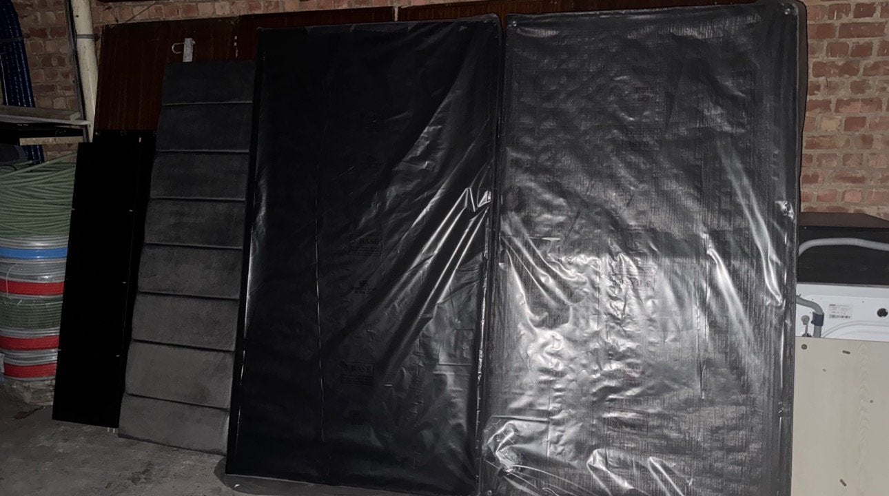 Grijs bed op maat gemaakt,inclusief orthopedische matras, Huis en Inrichting, Ophalen, Zo goed als nieuw, Grijs