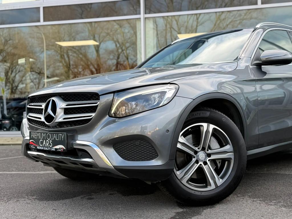 Mercedes-Benz GLC 250 4MATIC / ATTELAGE / SIÈGES CHAUFFANTS, Autos, Cuir, Achat, Entreprise, Carnet d'entretien