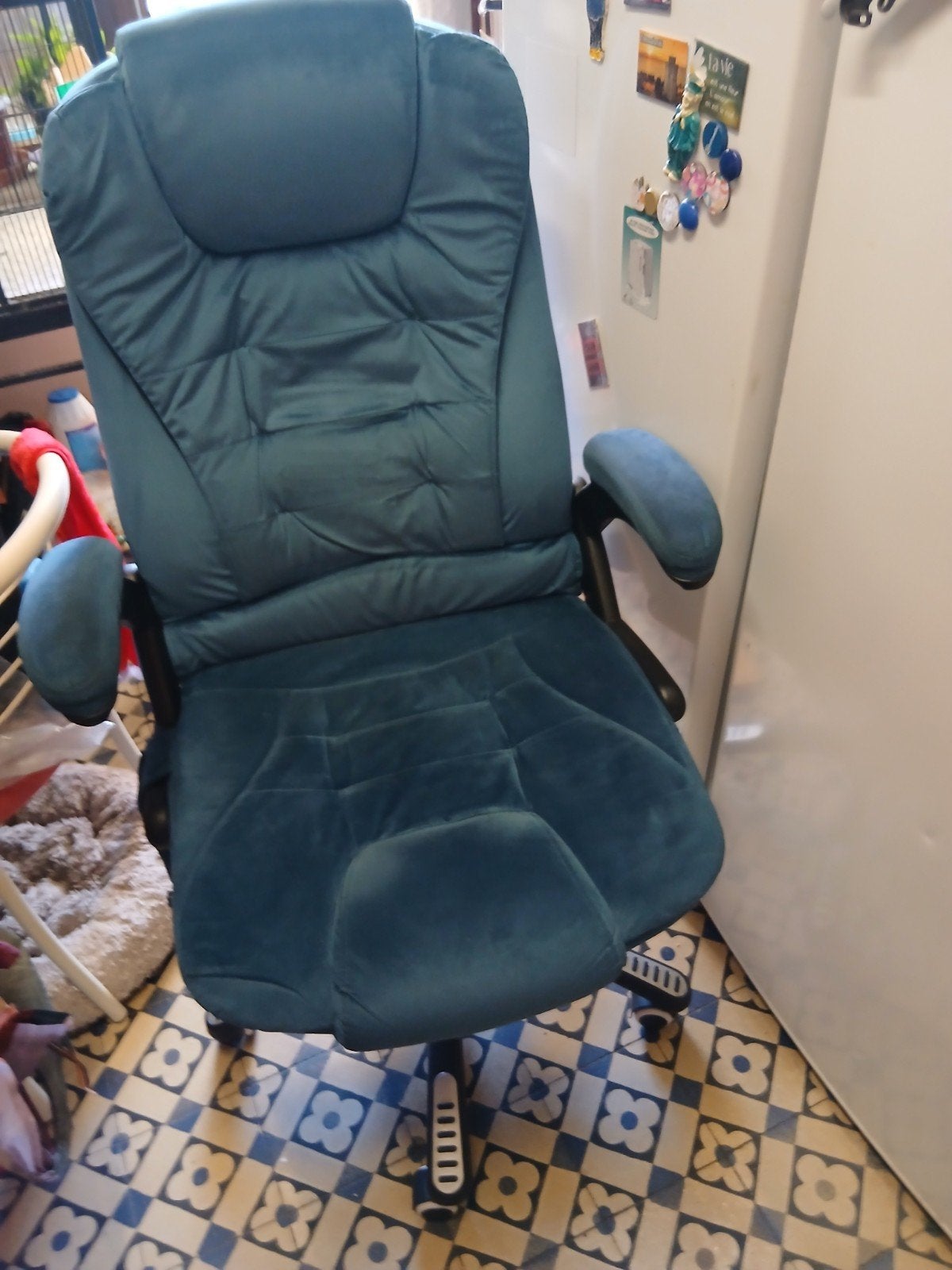 Fauteuil de bureau bleu, Enlèvement