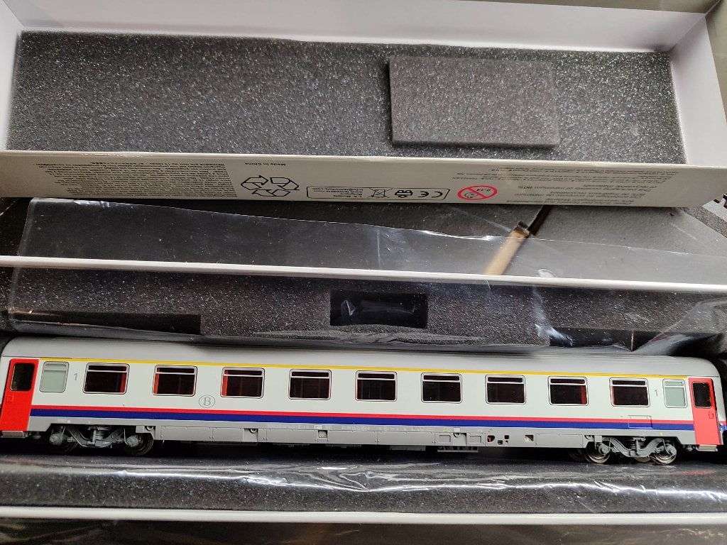 Voiture I6 A9 NEW LOOK SNCB LS MODELS ref 42310, Autres marques, Analogique, Wagon, Comme neuf