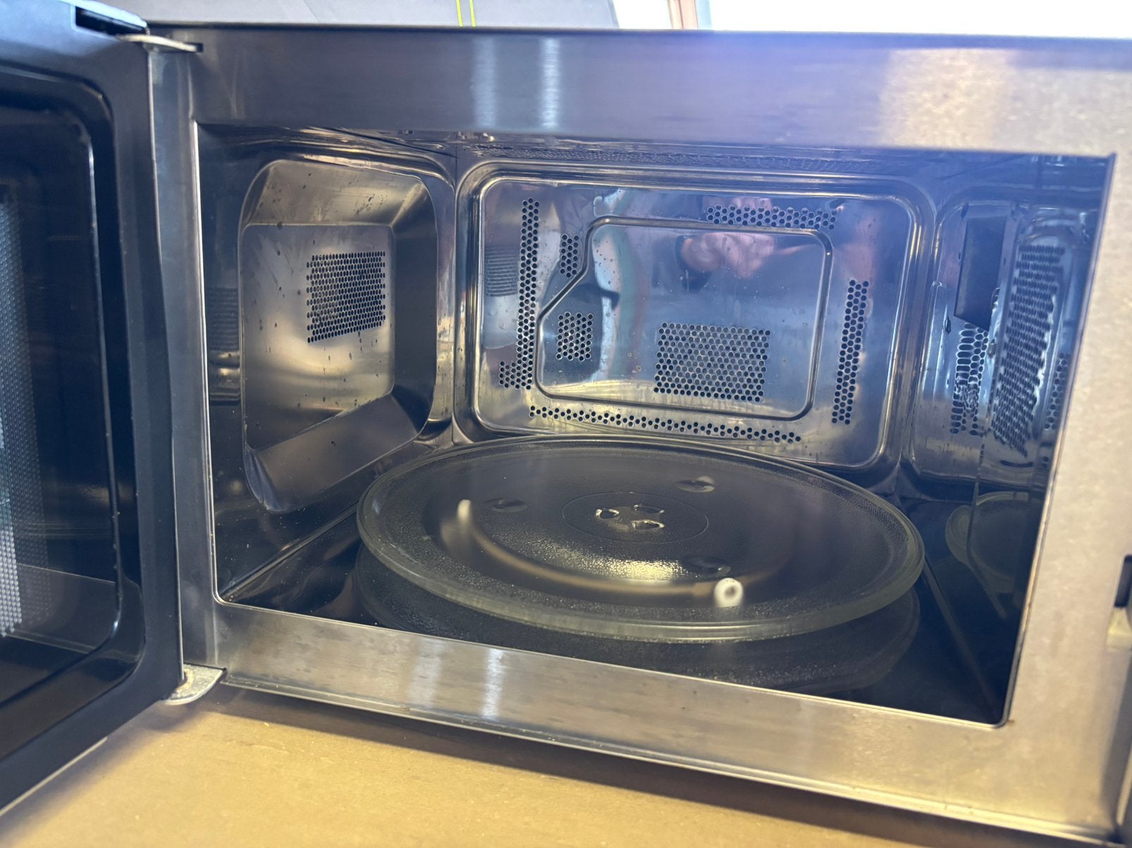 PRIMO MG2 combimagnetron in roestvrijstalen uitvoering., Elektronische apparatuur, Ophalen, Zo goed als nieuw, Grill, Draaiplateau