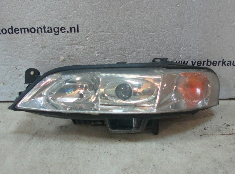 PHARE / OPTIQUE AVANT GAUCHE Opel Vectra B Caravan (31), Autos : Pièces & Accessoires, Robert Bosch AG, Opel, Utilisé, Robert-Bosch-Allee 1
74232  Abstatt, DE