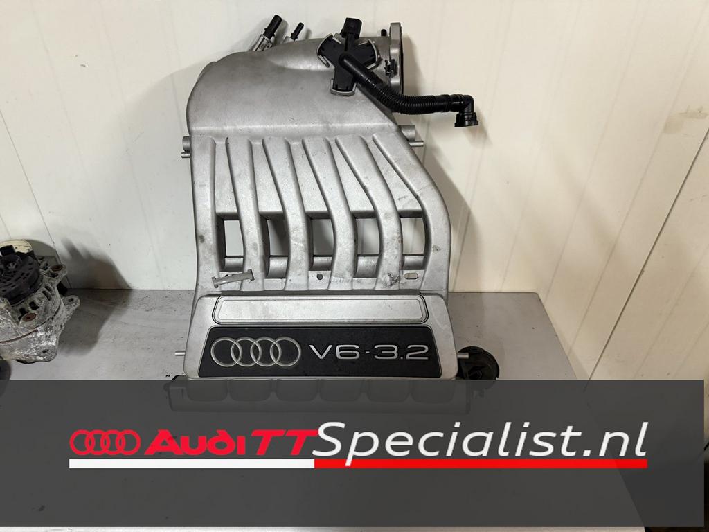 Inlaatspruitstuk Audi TT 3.2 V6  MK1 MK2 8N 8J, -, Utilisé, -, -