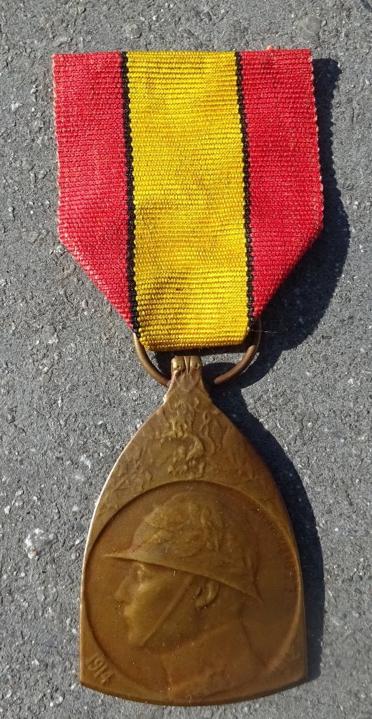 BELGIQUE: MED. COMMEMORATIVE 14/18 - MODELE UNIFACE EMBOUTI, Envoi, Armée de terre, Ruban, Médaille ou Ailes