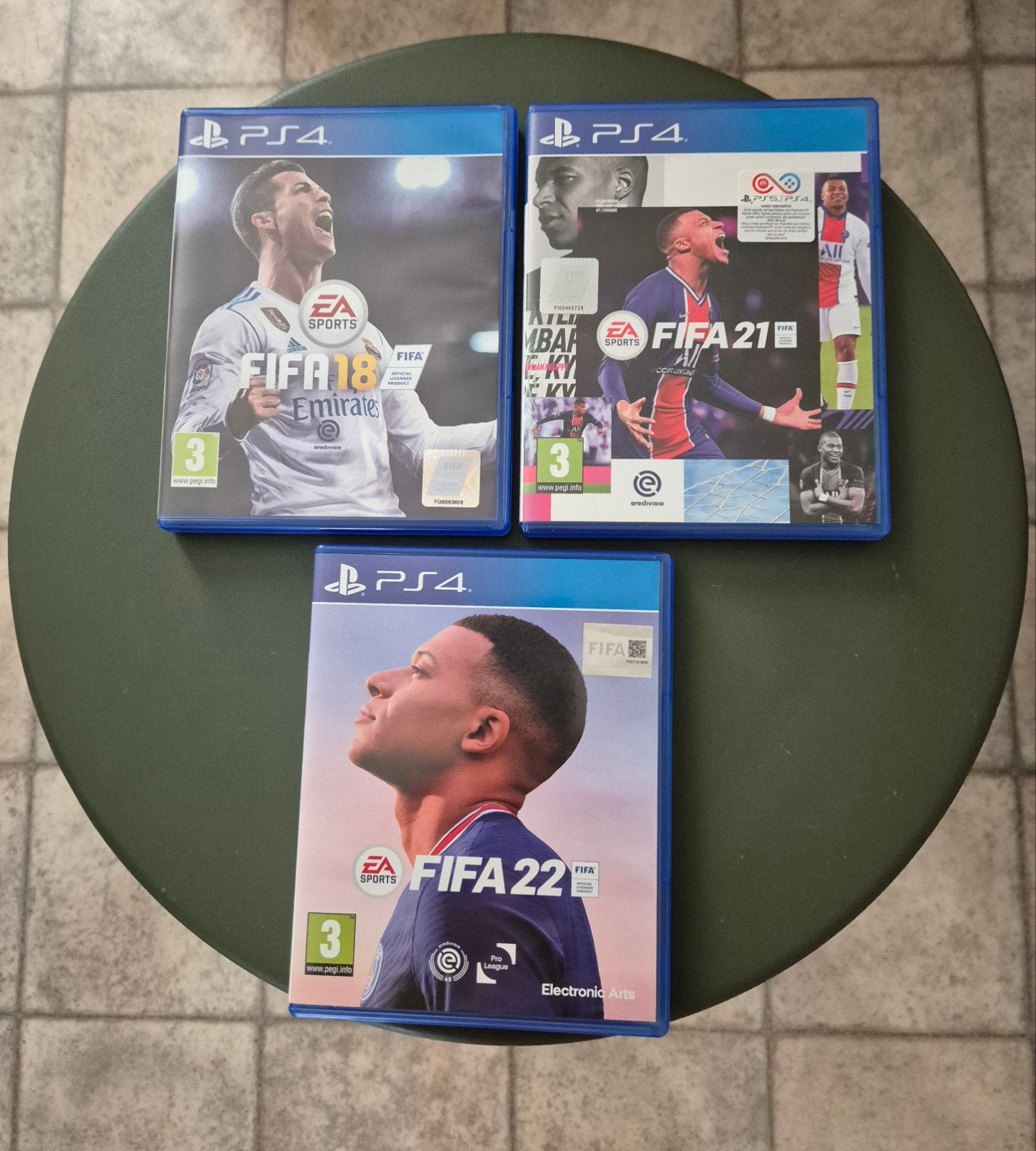 3 Jeux fifa.
2018
2021
2022
Comme neuf très peu utilisé., Enlèvement, Comme neuf