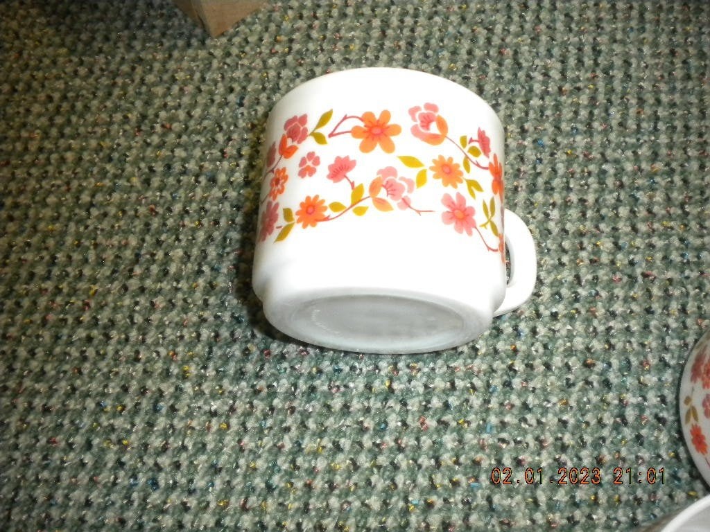 Gebloemd servies, Ophalen