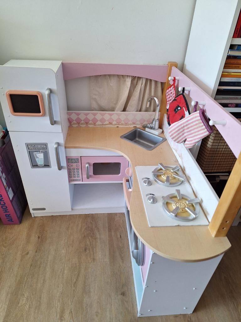 Joli coin cuisine avec tous les accessoires ! (Voir baie, Enfants & Bébés, Enlèvement, Accessoires