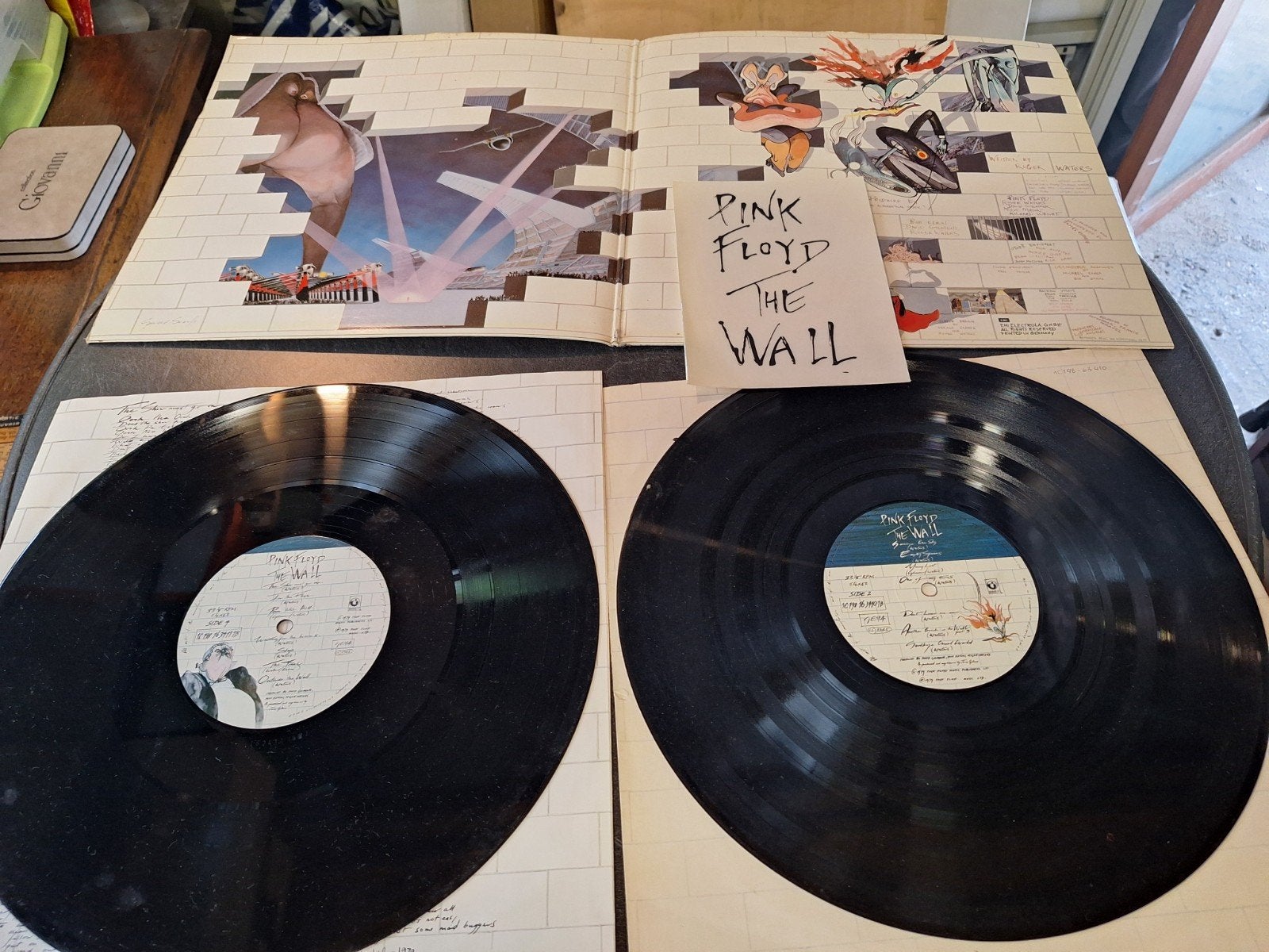 The wall pinkfloyd press Duitse stickers aanwezig, Ophalen of Verzenden