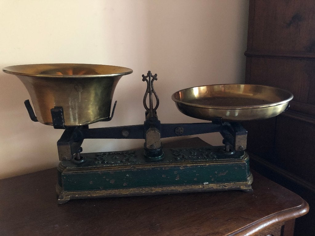 Ancienne balance en fonte et cuivre, Enlèvement, Cuivre
