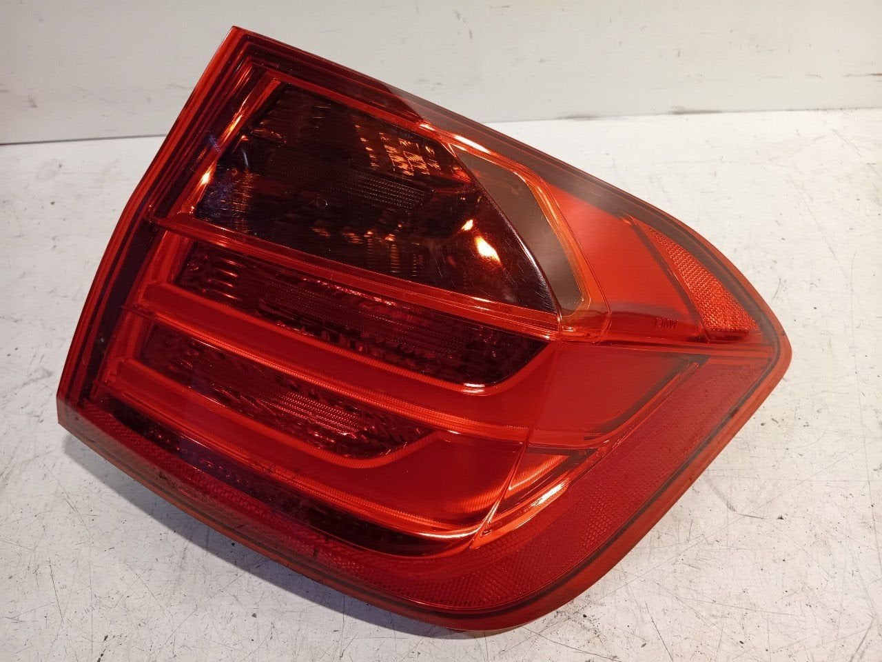 Achterlicht carrosserie rechts BMW 3 serie, Onderdelen@venauto.nl, Van der Ven Autorecycling B.V., Gebruikt, Ettenseweg 76, 4706 PB Roosendaal, The Netherlands