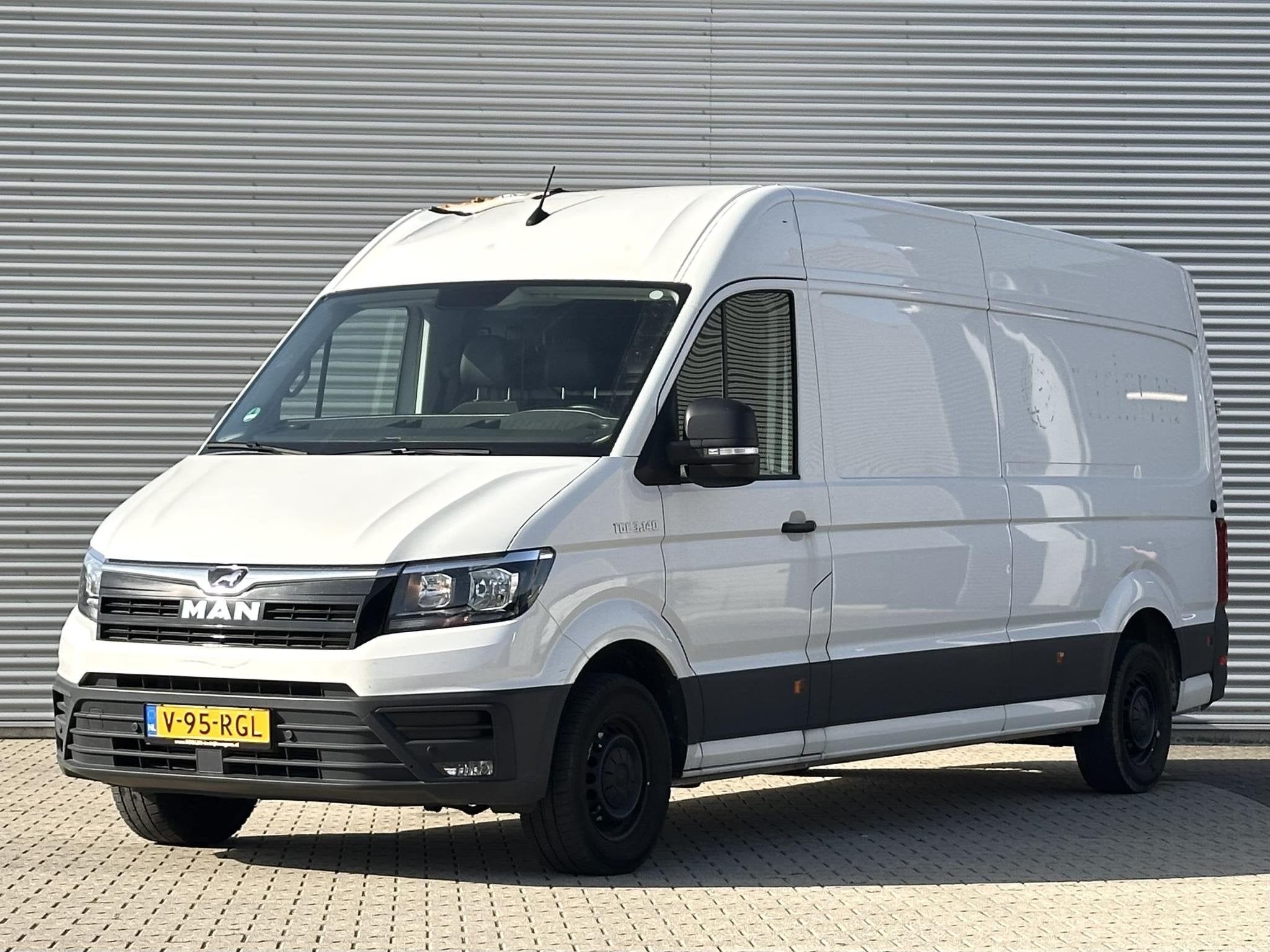 MAN TGE 35 2.0 Lang dakschade L4H2 Automaat|Cruise, Auto's, Stof, Gebruikt, Euro 6, 4 cilinders