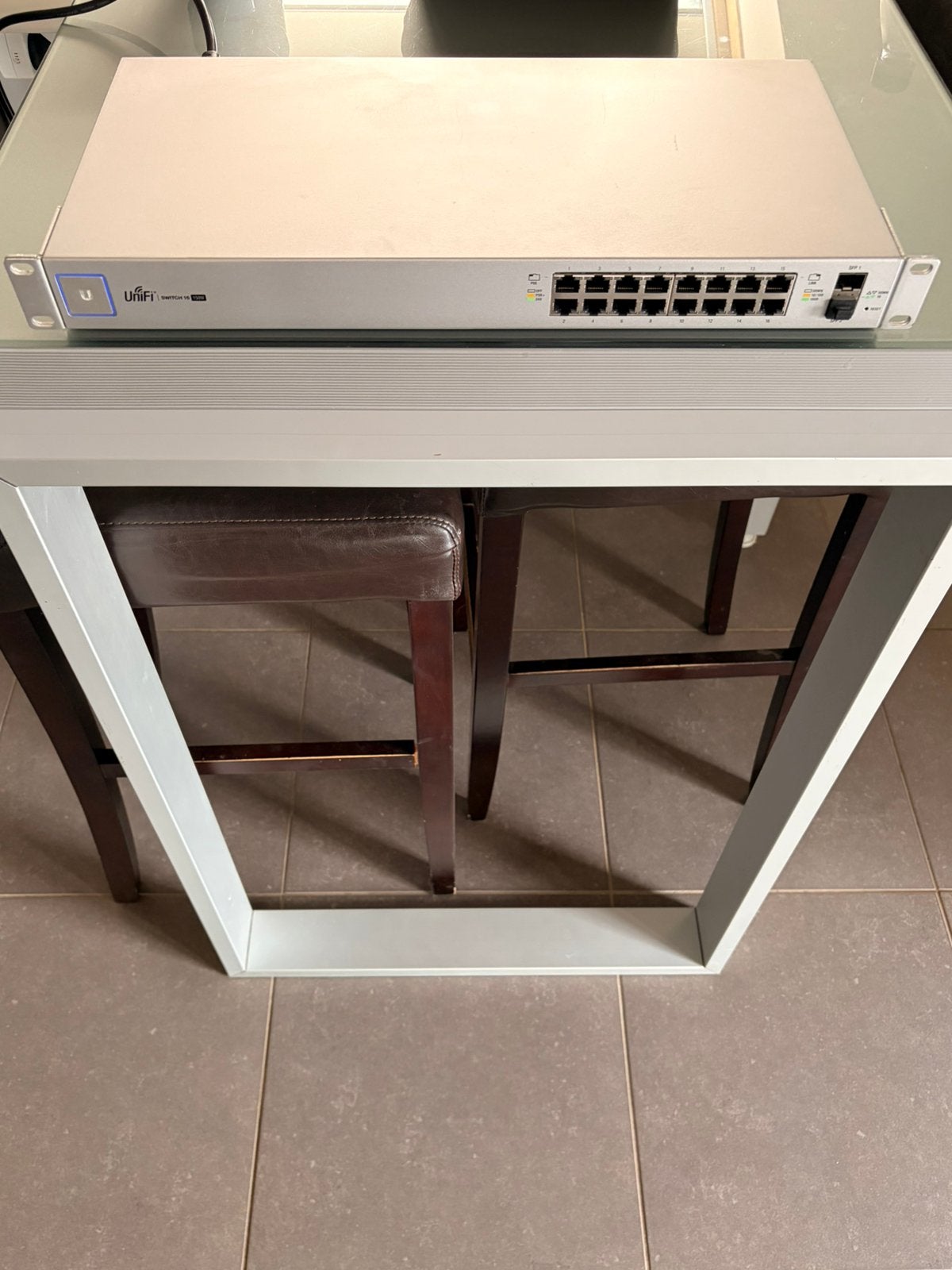 Ubiquiti UniFi 16-poorts 150 W PoE+-switch (US-16-150W), Computers en Software, Ophalen, Gebruikt