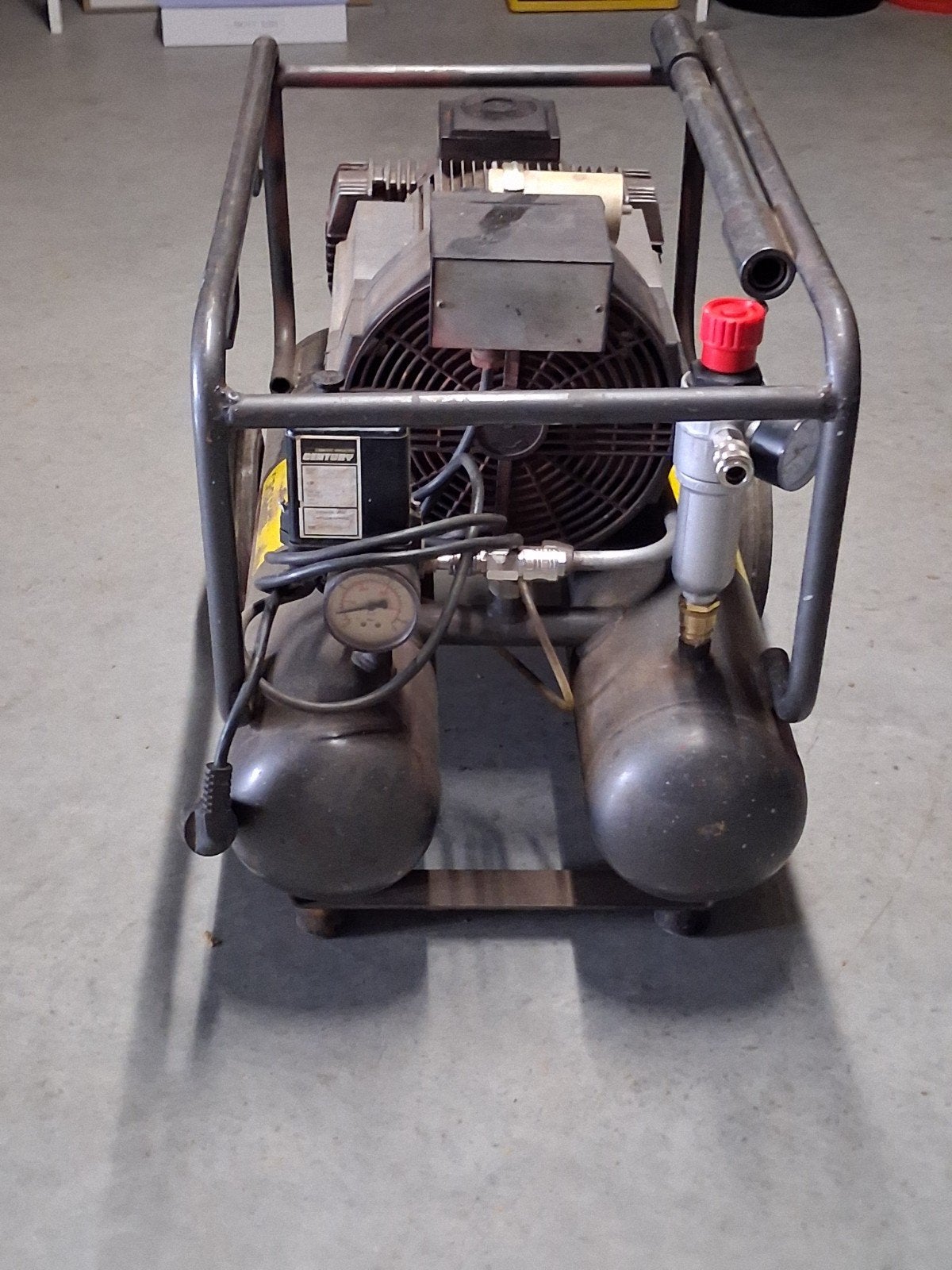 criko twin compressor, Ophalen, Gebruikt, 6 tot 10 bar, 200 tot 400 liter/min