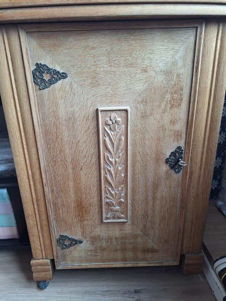 Machine à coudre avec armoire, Enlèvement