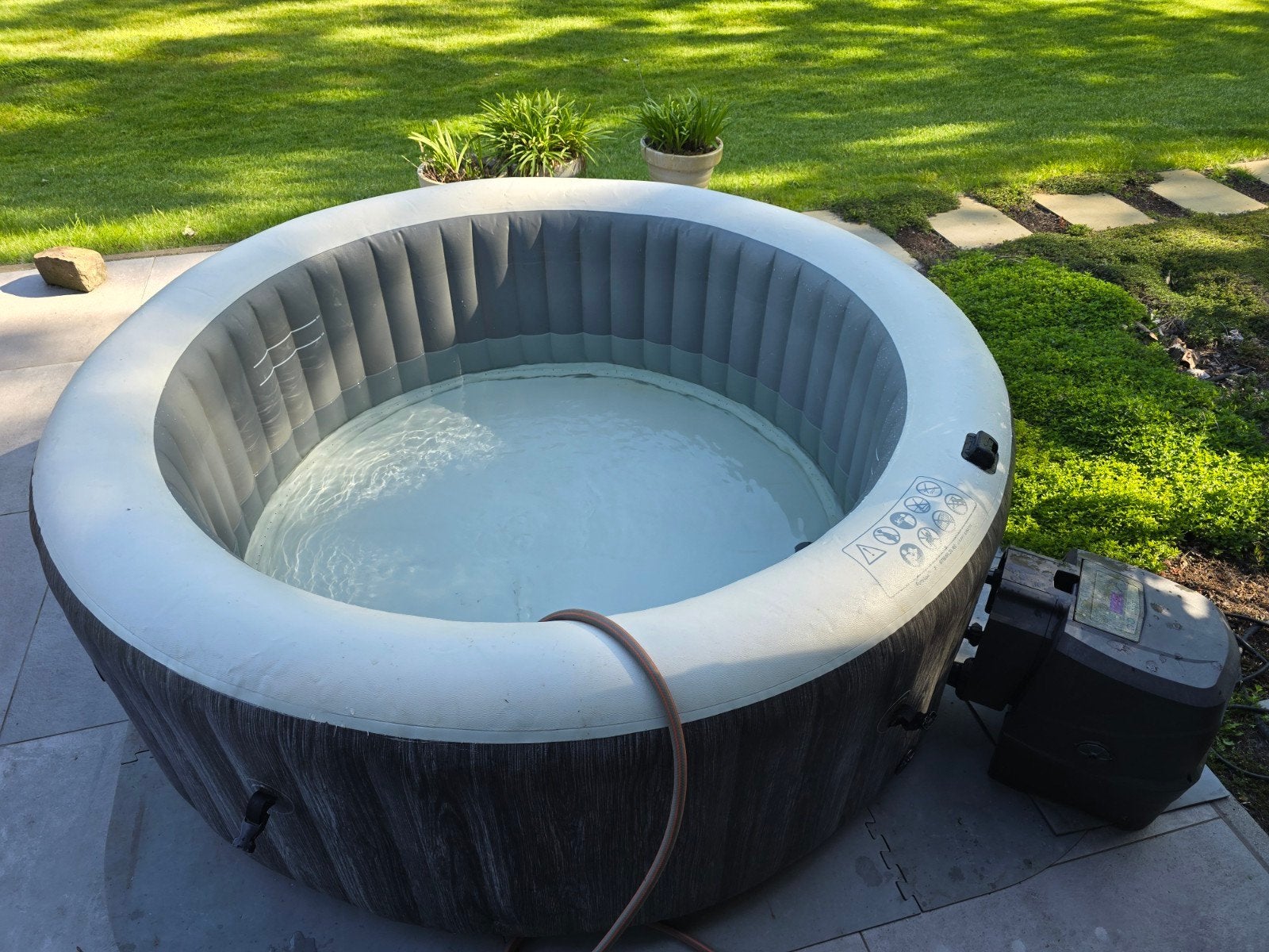 Intex PureSpa Greywood Deluxe - opblaasbare spa - jacuzzi, Tuin en Terras, Bubbelbaden en Hottubs, Ophalen, Gebruikt, Filter, Opblaasbaar