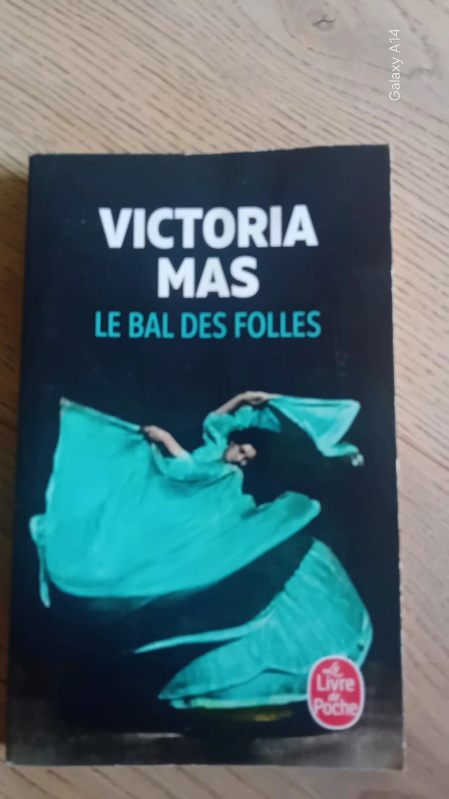 „Le bal des Folles” -Victoria Mas, Ophalen