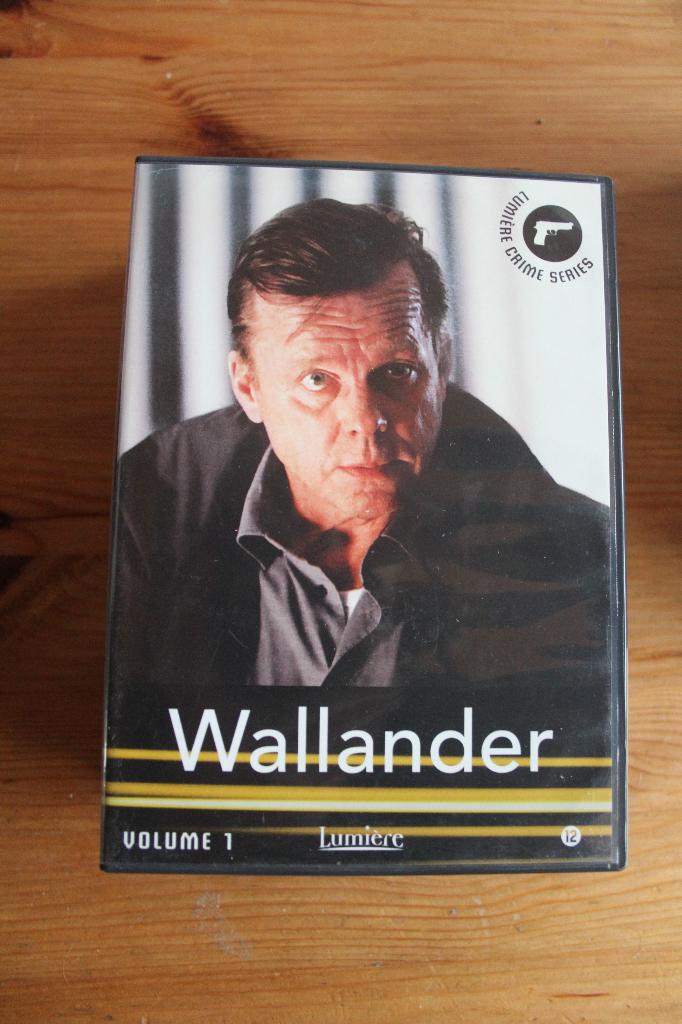 Wallander  volume 1-2     +  2 series   Knappe Crime-serie!, CD & DVD, À partir de 12 ans, Enlèvement ou Envoi, Comme neuf, Non fictionnel