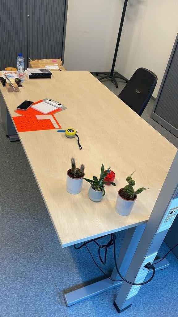 Multidimensionaal bureau, Ophalen, Zo goed als nieuw