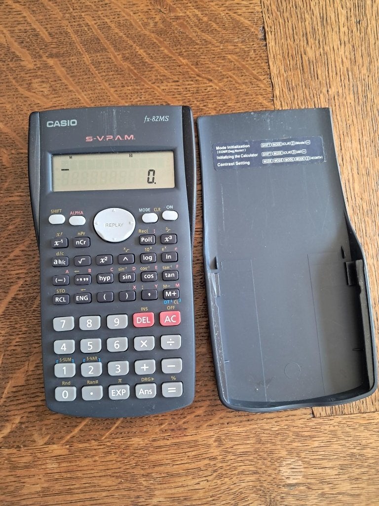 Casio fx-82MS rekenmachine, Ophalen of Verzenden, Gebruikt