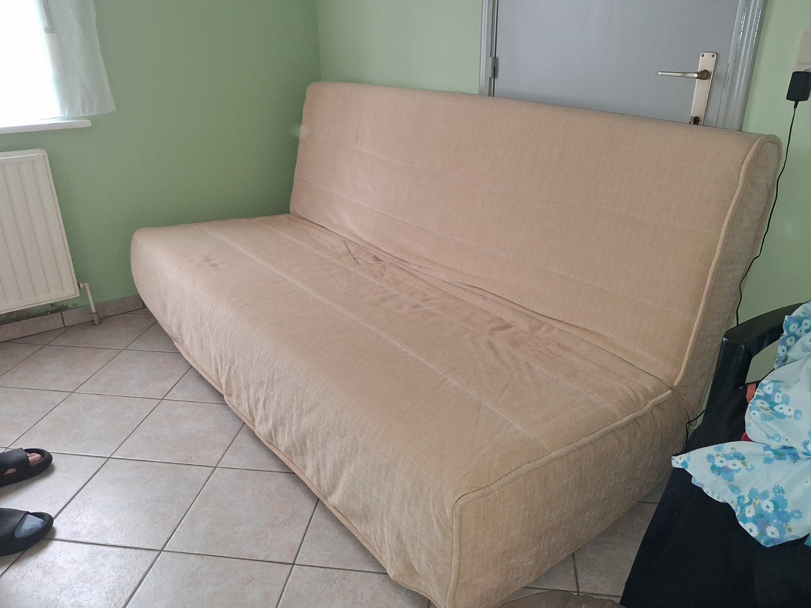 2-persoons slaapbank met beige hoes (145x200 cm), Huis en Inrichting, Slaapkamer | Slaapbanken, Ophalen, Beige, Tweepersoons, 140 cm