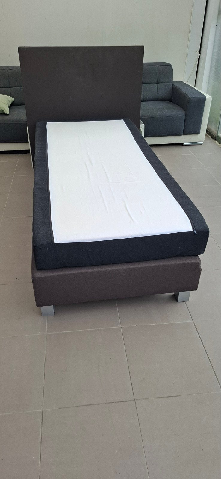 Gratis boxspring met matras 2m op 90 cm, Huis en Inrichting, Ophalen, Zo goed als nieuw, 90 cm