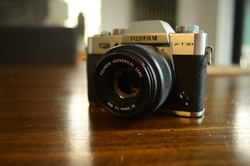 Appareil photo hybride Fujifilm X-T30 avec objectif, Enlèvement ou Envoi, Utilisé