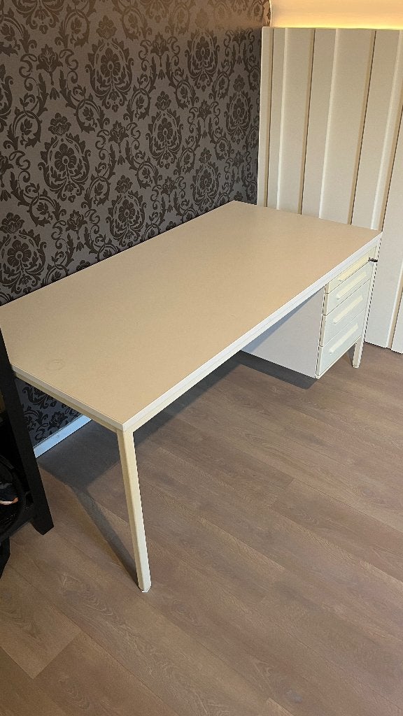 Bureau Metaal/HPL blad, Ophalen, Met lades, 160 cm, Gebruikt