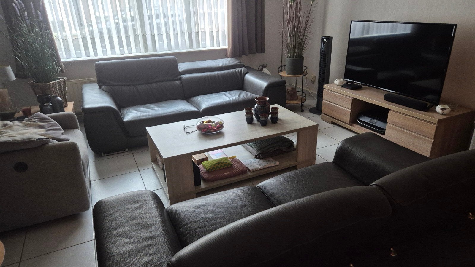Tv kast en salontafel, Ophalen