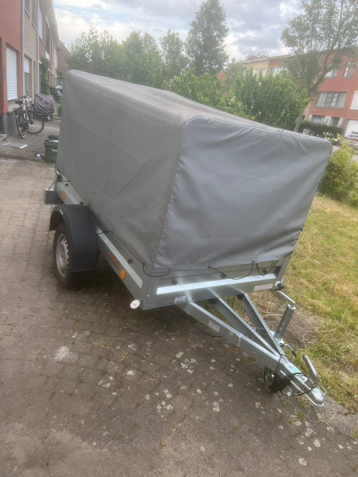 Neptun aanhangwagen met huif – zo goed als nieuw, Ophalen
