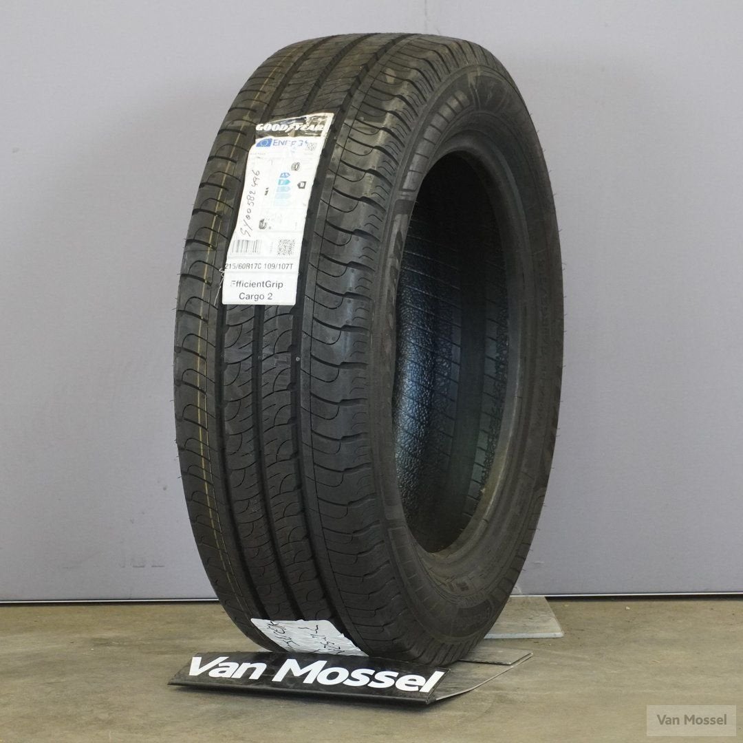 Goodyear Efficient Grip Cargo 2 215/60/R17C, Neuf, 215 mm, Véhicule de tourisme, Pneus été
