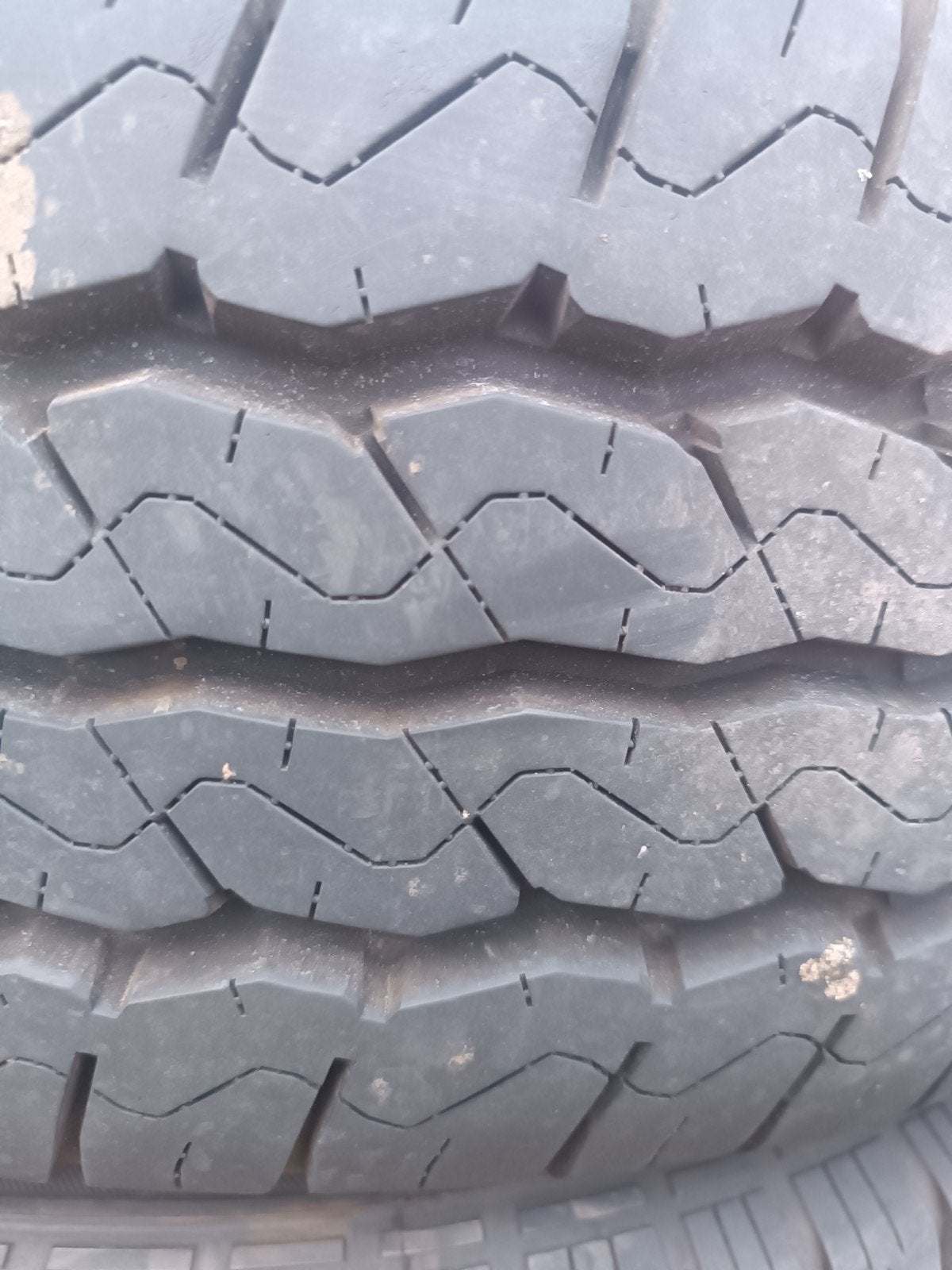 Autobanden 215/75R16C, Ophalen