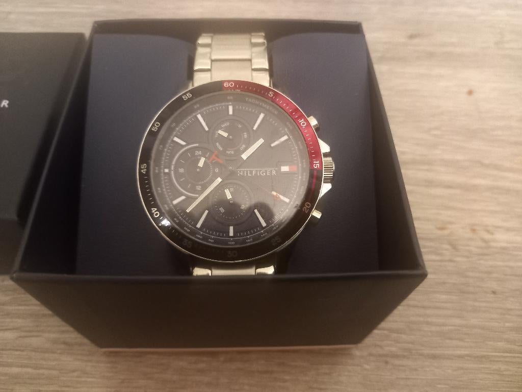 montre Tommy Hilfiger, Montre-bracelet, Autres marques, Enlèvement ou Envoi, Acier