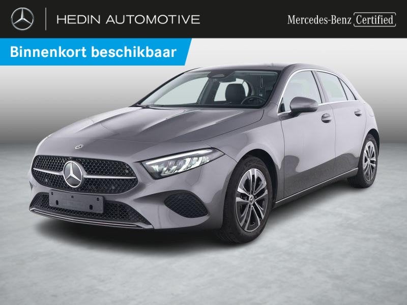 Mercedes-Benz A-Klasse 180 Hatchback Luxury Line | Smartphon, Auto's, Stof, Zwart, 4 cilinders, Bedrijf