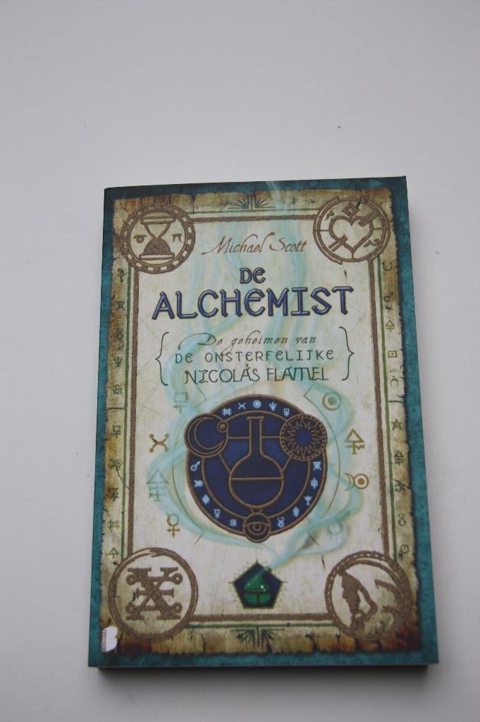De geheimen vd onsterfelijke nicolas flamel * michael scott, Boeken, Ophalen of Verzenden, Gelezen