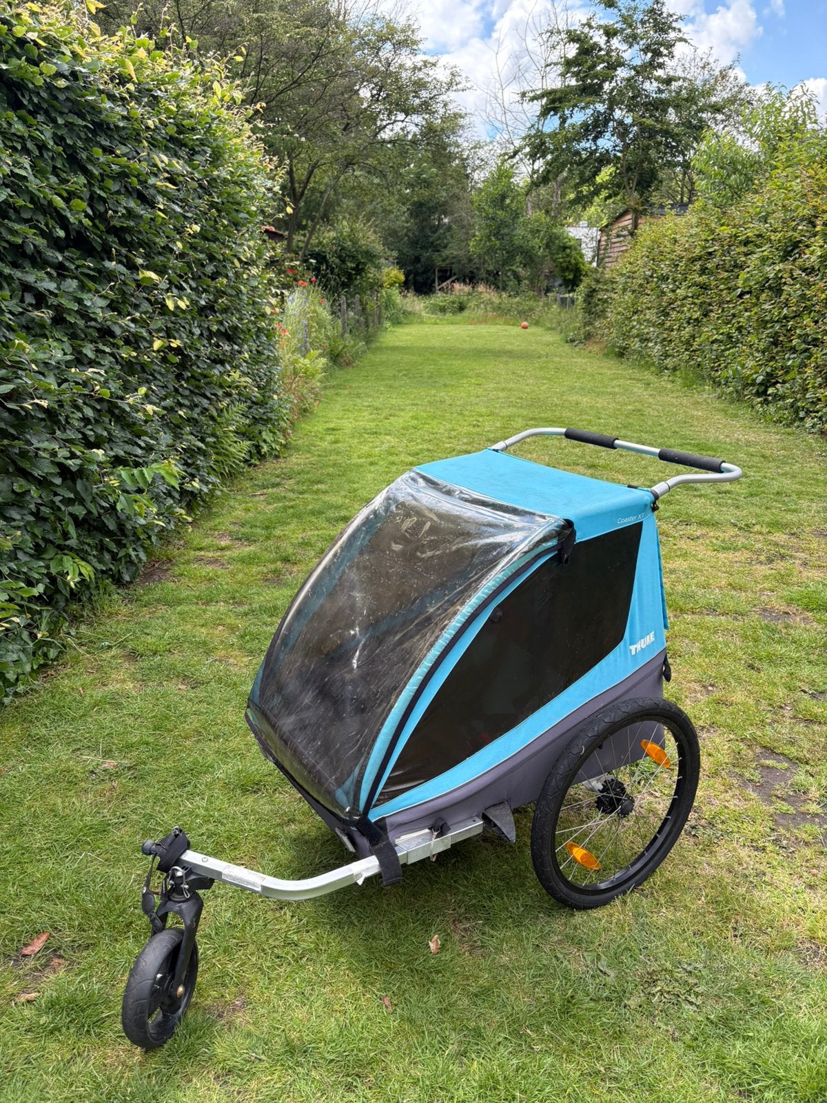 Fietskar Thule met regenhoes, Fietsen en Brommers, Ophalen, Zo goed als nieuw, Kinderkar, Opvouwbaar