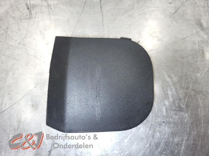 Protection crochet de remorquage avant d'un Renault Trafic (, Renault, -, 3 mois de garantie, Utilisé