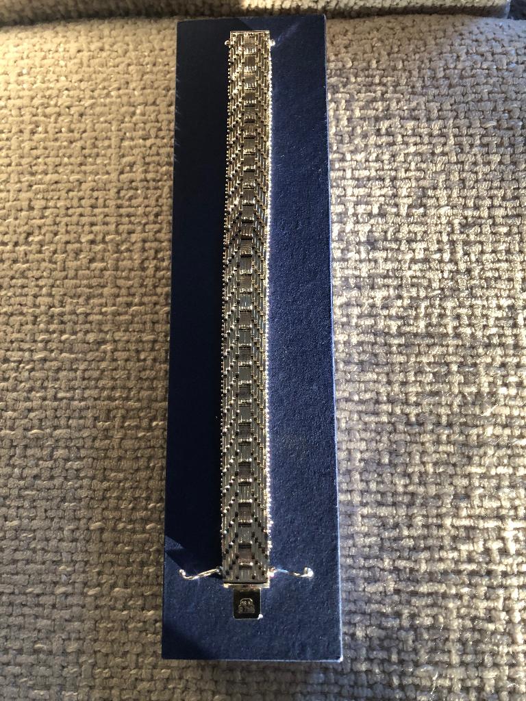 Vintage armband, Enlèvement