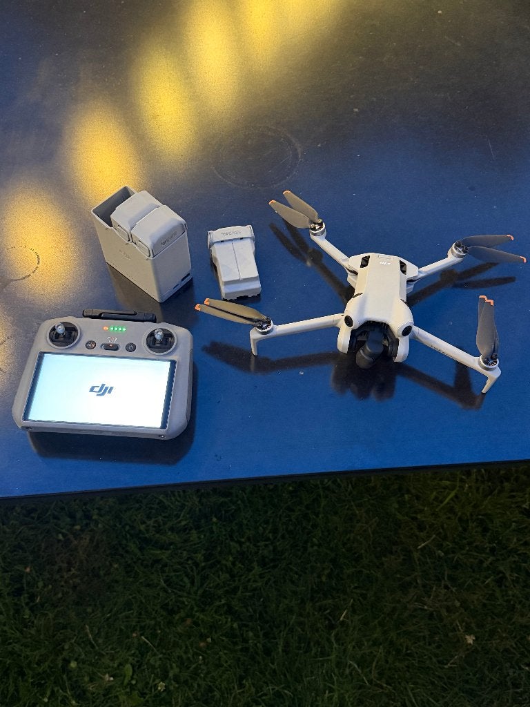 dji mini 4 pro fly more combo met alle accesoires, Audio, Tv en Foto, Drones, Cameradrone, 5 tot 10 kilometer, Ophalen of Verzenden