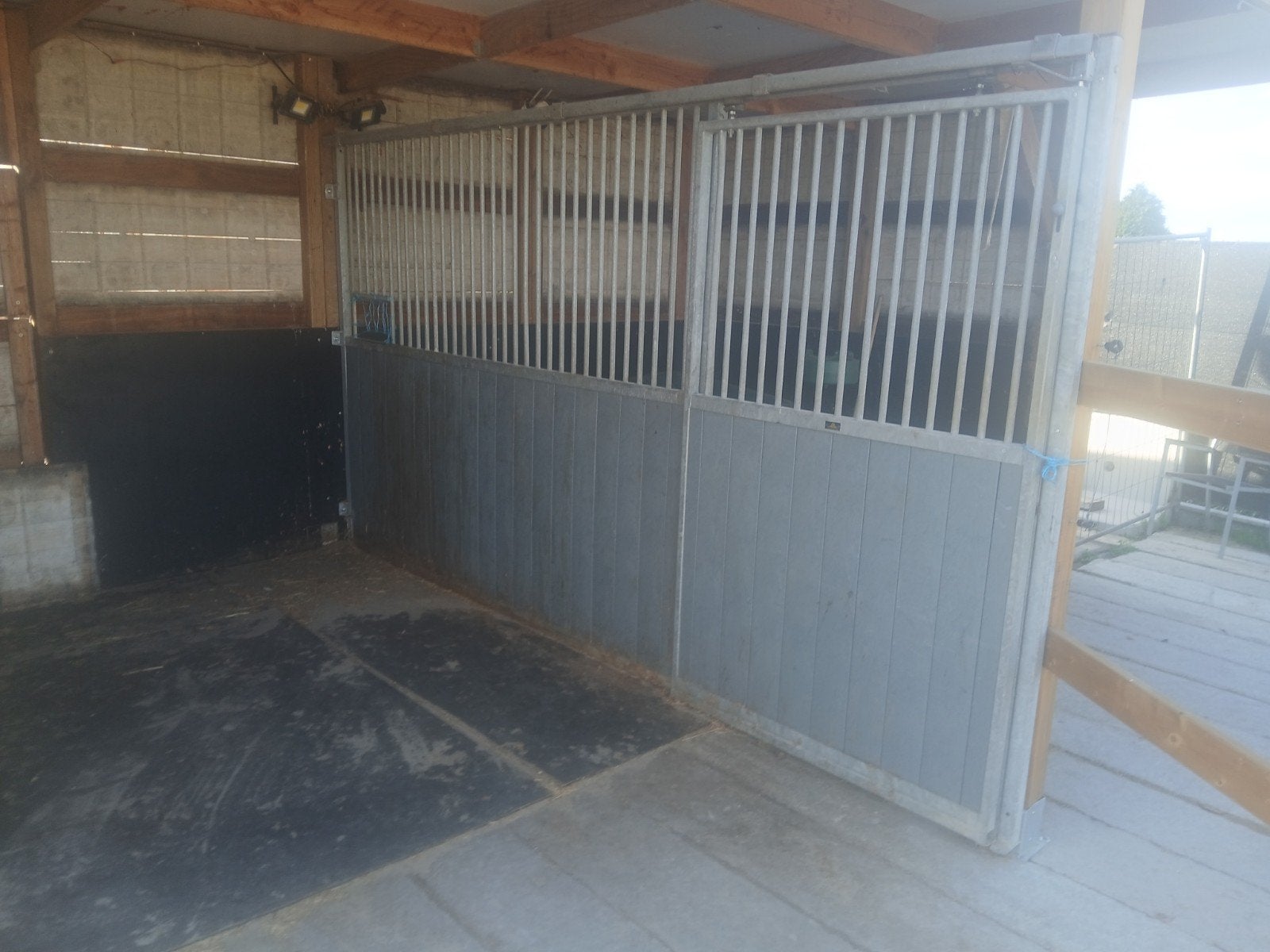 stalwand met schuifdeur westland, Animaux & Accessoires