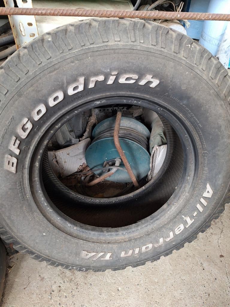 2 Pneus 4x4, Enlèvement
